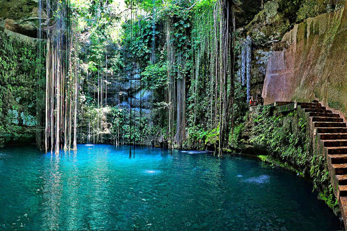 Cenote Ik Kil - Una parada obligatoria al visitar Yucatán
