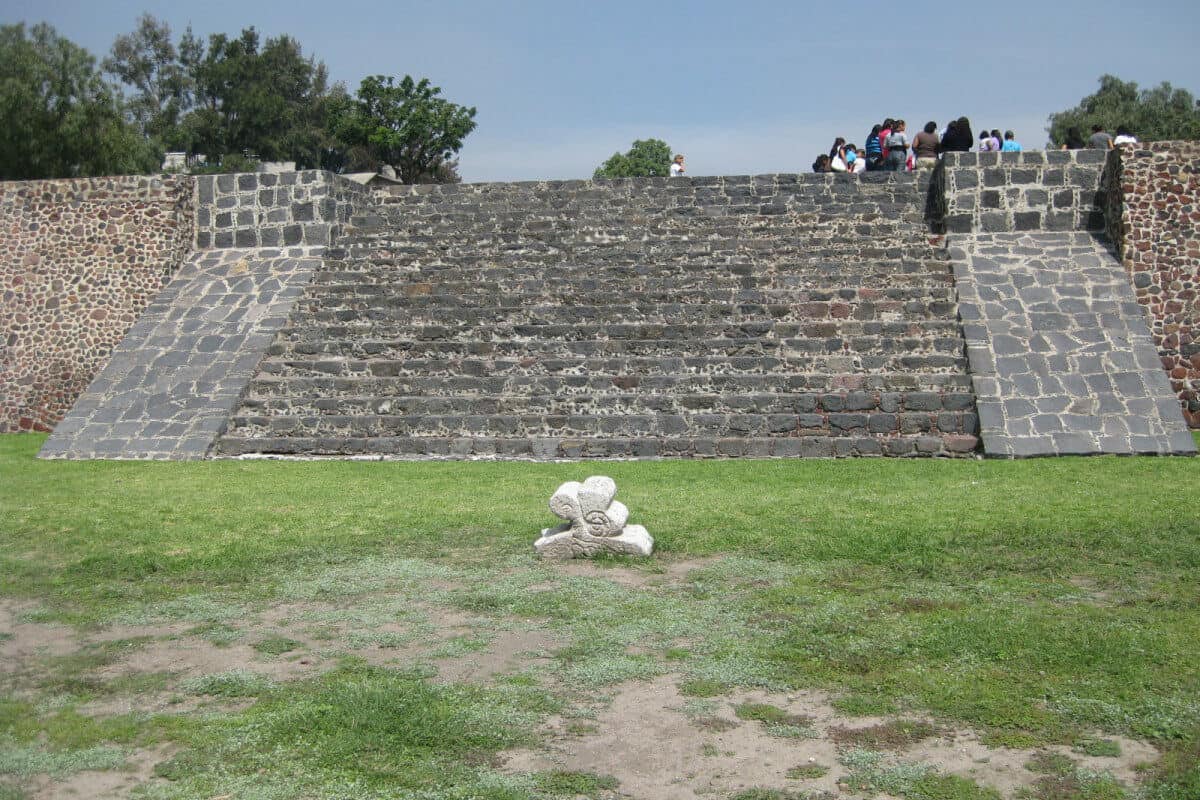 Zonas Arqueológicas del Estado de México - Zona arqueológica Los Reyes Acaquilpan