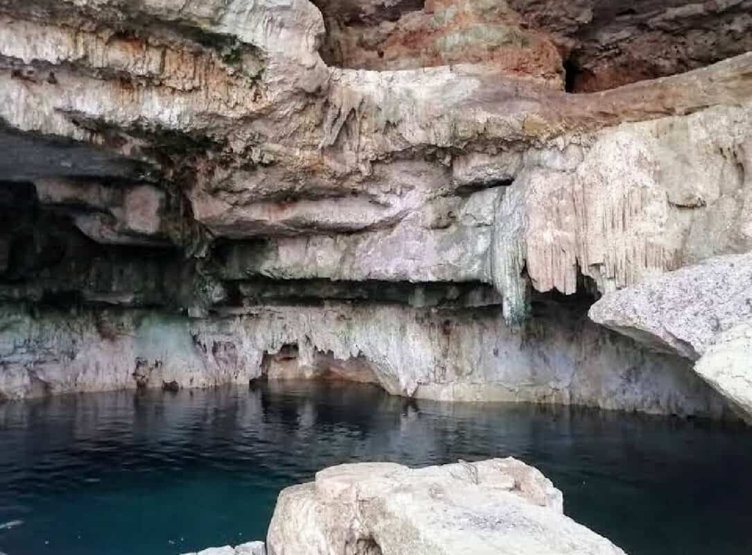 Hacienda Mucuyché - caverna del cenote