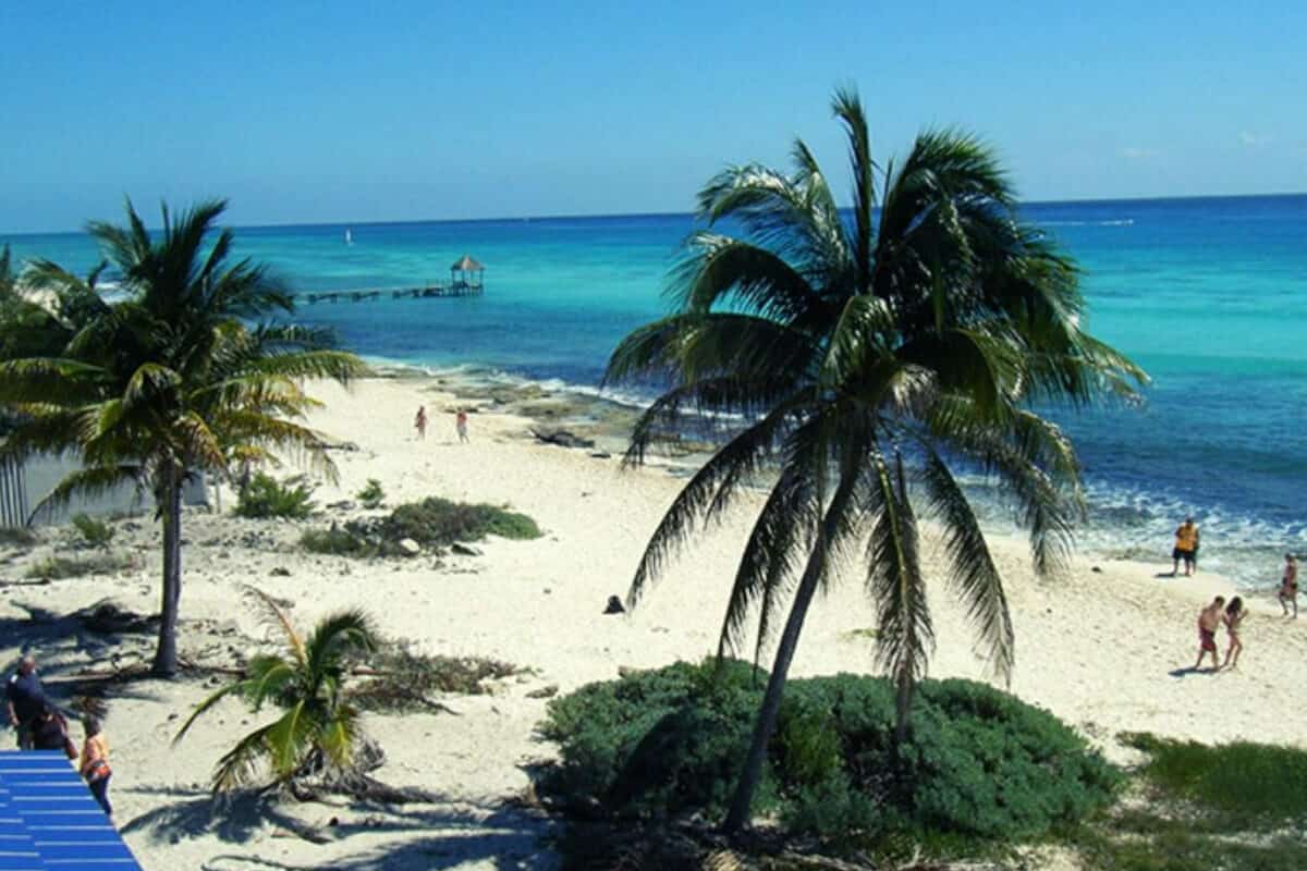 Playa Xcalacoco - Visita sus maravillas naturales y conoce más de cerca la cultura Maya