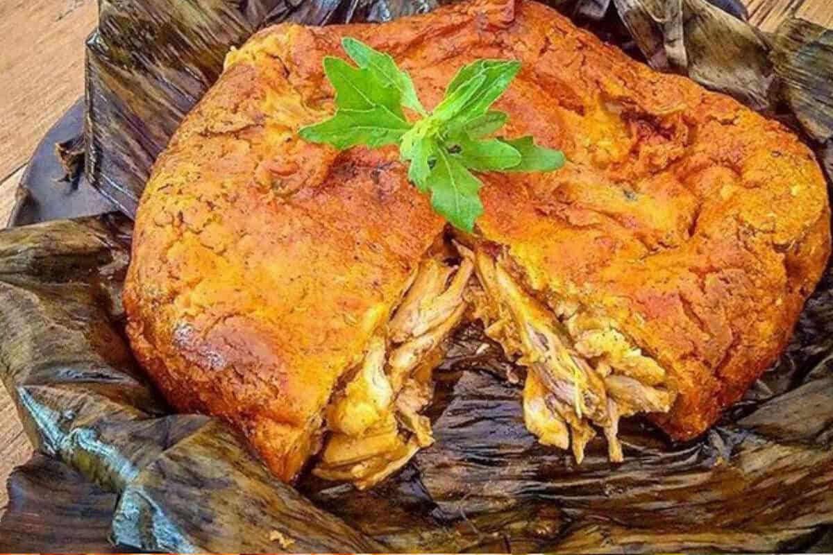 Comida típica de Playa del Carmen - El Mukbil pollo o Pibil de Yucatán