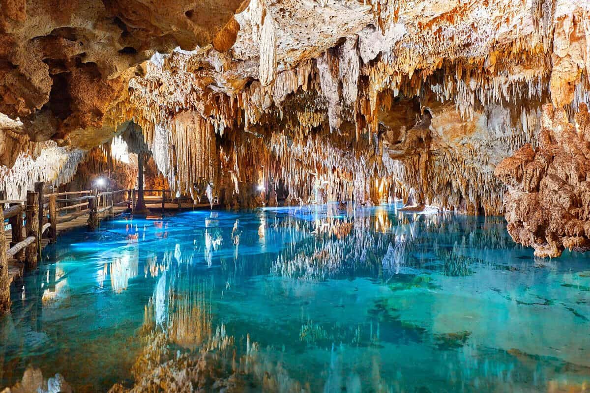 Lugares turísticos de Quintana Roo - Aktun Chen los cenotes y las cavernas