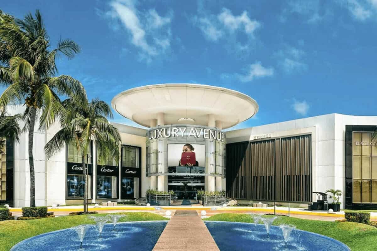 Cancún Plazas Comerciales- Plaza Luxury Avenue