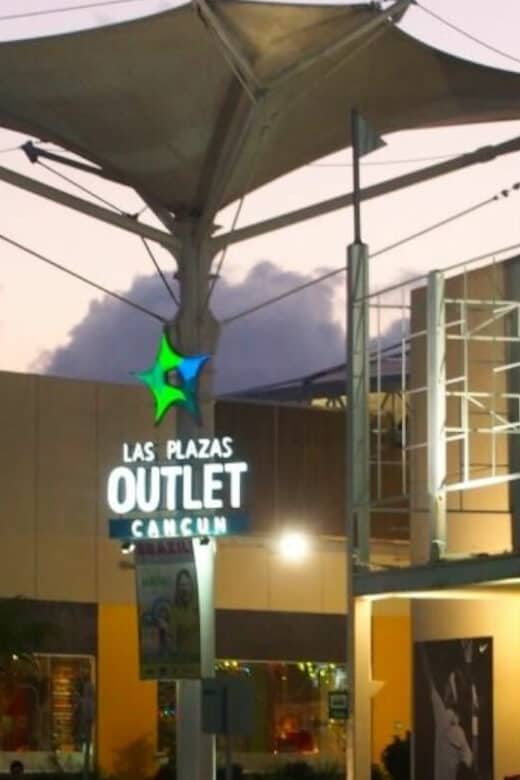 Plaza Outlet Cancún
