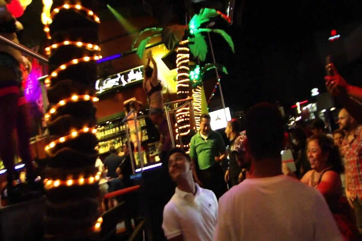 Bares en Cancún - Qué posibilidades proporciona Cancún de noche