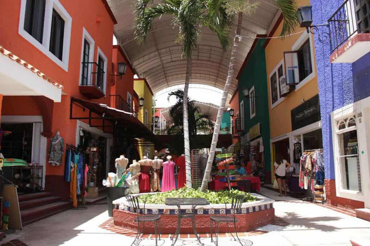 Plaza Bonita Cancún - Qué es Plaza Bonita Cancún